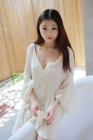 少妇把腿扒开让我添6912