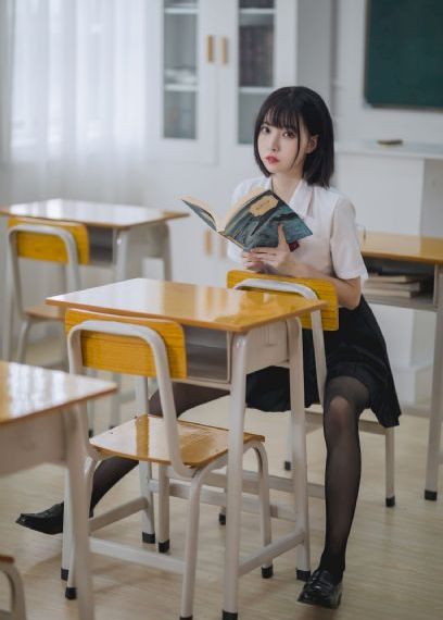 按摩室女大学生