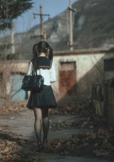 禁忌的爱 善良的小姨子
