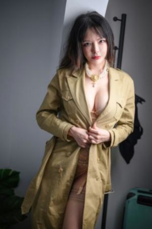 马龙和王楚钦看樊振东追星的样子