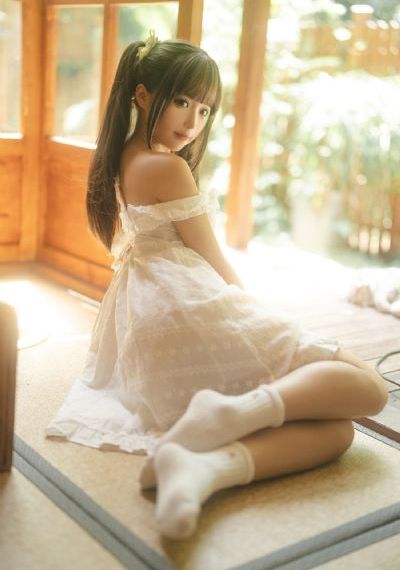 内衣少女