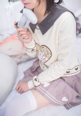 四名女大学精油按摩5
